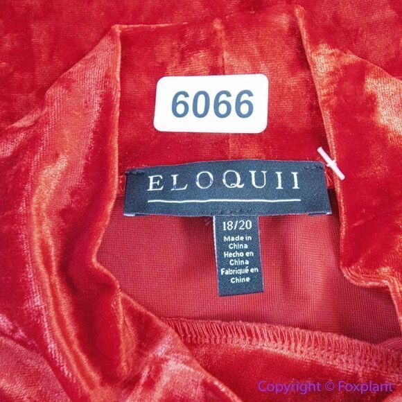 NEW Eloquii Crushed Velvet Mock Neck Top in red,‎ 18/20 - Picture 11 of 16